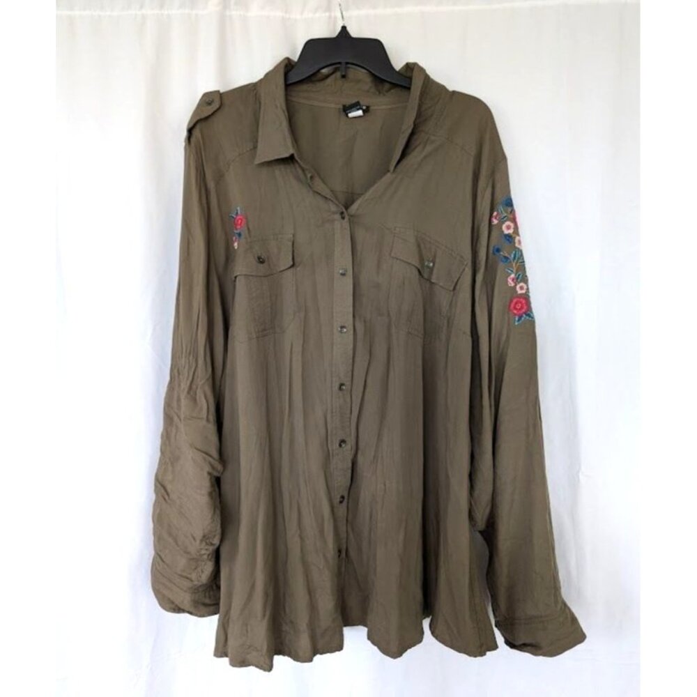 Torrid Tunic Blouse Womens Size 4 Floral Embroidered Roll Tab Sleeve Flowy Green